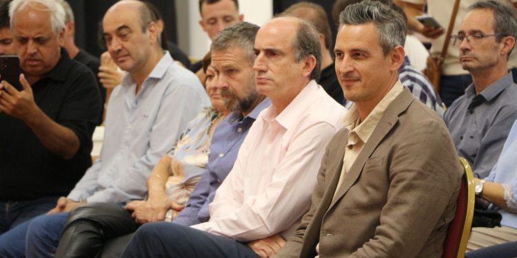 Provincia invierte más de $ 992 millones en 63 localidades para mejorar la circulación vial.