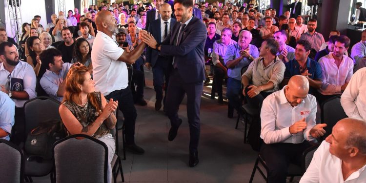 Pullaro: “Desde Santa Fe podemos mostrar un modelo virtuoso de trabajo conjunto entre el sector público y el privado”.