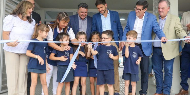 Pullaro: “La obra pública es desarrollo, genera trabajo, crecimiento económico y nos iguala”.