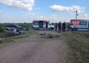 “Accidente de Tránsito en Avellaneda: Mujer y Tres Menores de Edad Resultan Heridos”.