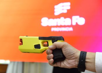 Pullaro: “La Policía utilizará armas de baja letalidad para garantizar orden en la sociedad y mayores niveles de paz”.