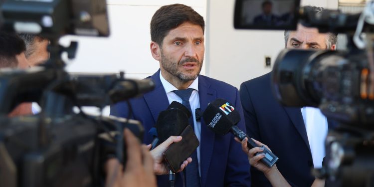 Pullaro: “Santa Fe es la primera provincia que le devuelve a sus jubilados la diferencia entre el 5 % de su jubilación y lo que gasten en medicamentos”.