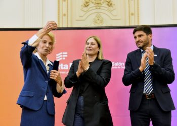 El gobernador otorgó un reconocimiento a la trayectoria de la jueza María Angélica Gastaldi.