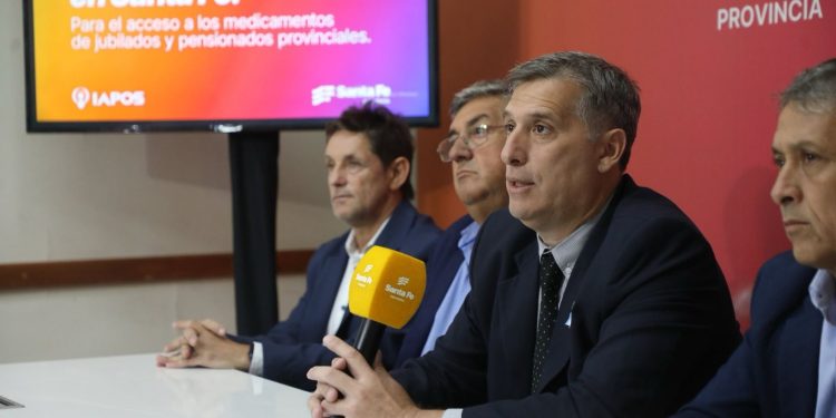 “La eficiencia en la gestión del Iapos permite este beneficio a jubilados provinciales, que no gastarán más del 5% de sus haberes en remedios”.