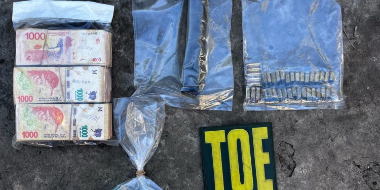 La Policía de Santa Fe realizó 11 allanamientos en Funes y Rosario para esclarecer un homicidio.