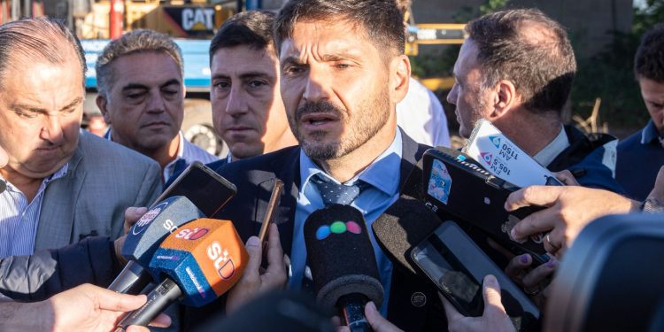 Pullaro: “La obra del puente Santa Fe-Santo Tomé “NO” se para en la provincia”.