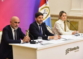 Pullaro: “Queremos que Ficha Limpia esté en la nueva Constitución provincial porque transparenta el sistema democrático”.