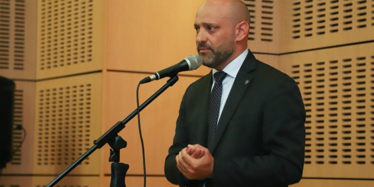 Puccini: “La concesión de la Hidrovía es una nueva oportunidad para planificar el desarrollo de la Argentina”.