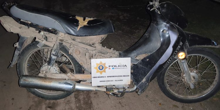 Recuperan Motocicleta Robada en Villa Ocampo tras Accidente.