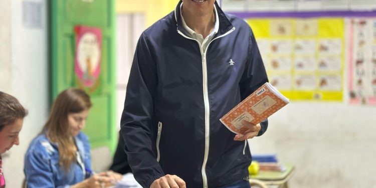 Dionisio Scarpin: “Participar de esta elección es ser parte de la historia de Santa Fe”.