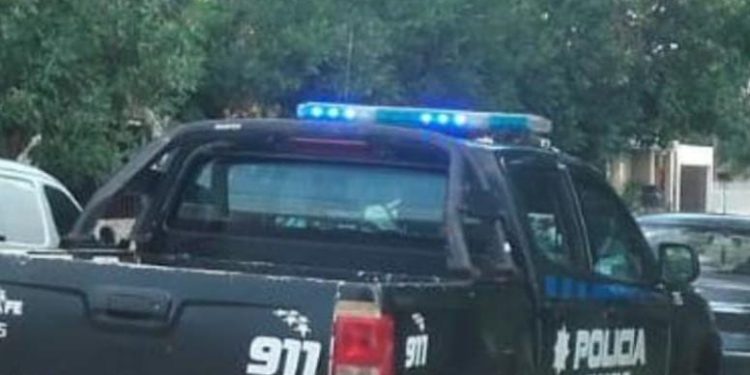  “Aprehensión en Villa Ocampo: Mujer Detenida por Daño en el C.I.C. del Barrio Juan Perón.