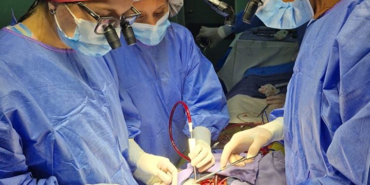 Cardiopatías congénitas: en el Hospital Cullen se realizó la primera cirugía de Ross a un paciente joven.