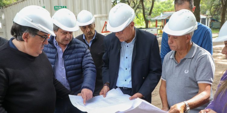 Ambiente: una comitiva internacional recorrió el avance de las obras en La Esmeralda y visitó el Parque provincial Cayastá.