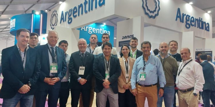 Santa Fe participa en Expomin 2025, encuentro global de la minería.