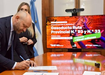 Provincia firmó el contrato para el inicio de la obra del Gasoducto de la Ruta Provincial Nº 93.