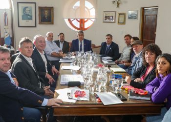 Paritaria: Provincia y gremios acordaron pasar a un cuarto intermedio hasta el miércoles 7 de mayo.