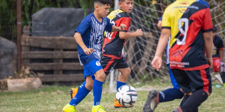 VILLA OCAMPO: CON 28 EQUIPOS PARTICIPANTES COMENZÓ LA LIGA MUNICIPAL DE FÚTBOL INFANTIL 2025.