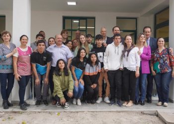 Mancini acompañó la inauguración de nuevas aulas en Villa Ocampo.