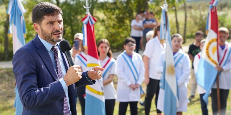 Pullaro: “La obra pública genera más igualdad cuando llega a cada una de las localidades de la provincia”.