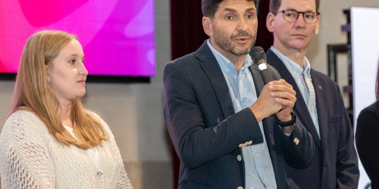 Pullaro: “El deporte representa los valores del esfuerzo, del compromiso y del trabajo para salir adelante”.