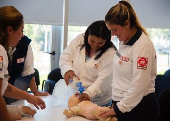 Con casi 900 personas inscriptas, Provincia actualiza la formación de Enfermería en Emergencias.