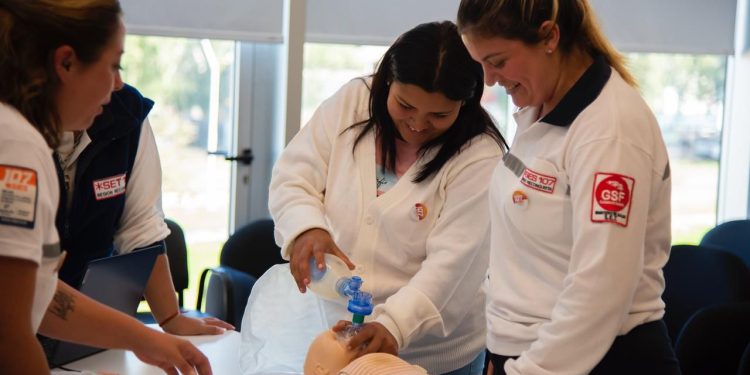 Con casi 900 personas inscriptas, Provincia actualiza la formación de Enfermería en Emergencias.