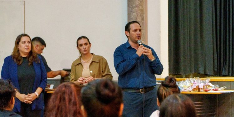 VILLA OCAMPO: 60 JÓVENES RECIBIERON SUS CERTIFICADOS DE “NUEVA OPORTUNIDAD”.