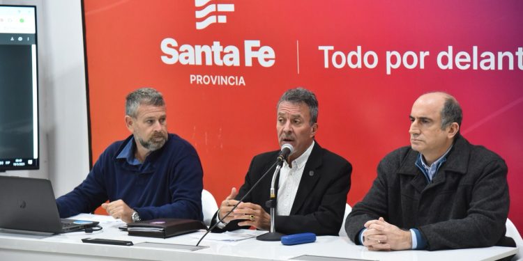 Santa Fe mantiene la renovación presencial de licencias de conducir, con controles médicos.