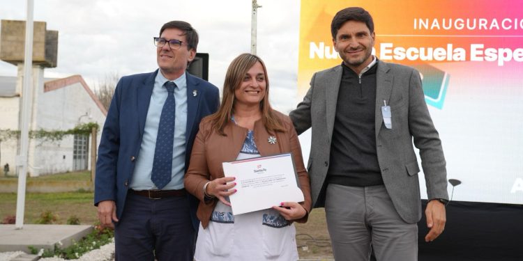 En Arequito, Pullaro inauguró el edificio de la Escuela de Educación Especial N° 2122.