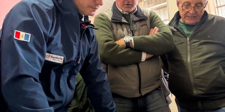 Enrico: “El trabajo previo que el Gobierno Provincial y la Municipalidad de Vera realizaron permitió que el agua escurra mucho más rápido en la ciudad”.