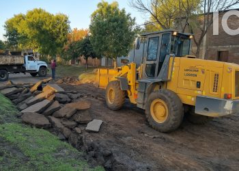 Repavimentación en marcha en el Bv. Obligado de Villa Ocampo.