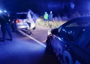 “Recuperan Vehículo Robado en Las Toscas: Dos Detenidos”.