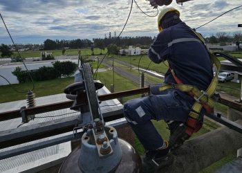 La EPE invierte 10 mil millones de pesos en la compra de más de 300 transformadores.