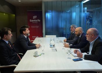 Santa Fe avanza en una agenda común con la operadora del puerto de La Plata para potenciar el comercio exterior.