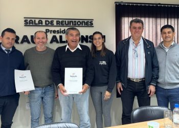 Impulsan el Deporte Local: Aportes Provinciales y Recorrida Oficial en Villa Ocampo.