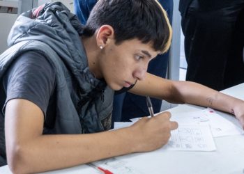 Programa “Quedate”: está abierta la inscripción a las tutorías virtuales para finalizar la Secundaria.