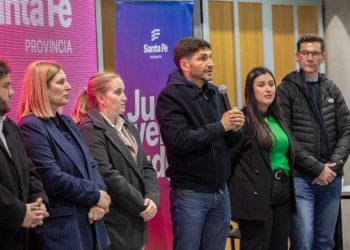 Pullaro: “Tenemos que pensar una Constitución que nos permita ser una provincia de avanzada en lo institucional”.