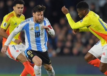 Argentina y Colombia repartieron puntos en el Monumental .