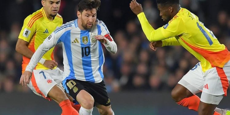 Argentina y Colombia repartieron puntos en el Monumental .