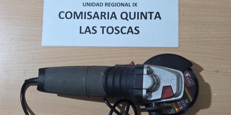 LAS TOSCAS – Denuncia por hurto y recuperación de herramienta sustraída.
