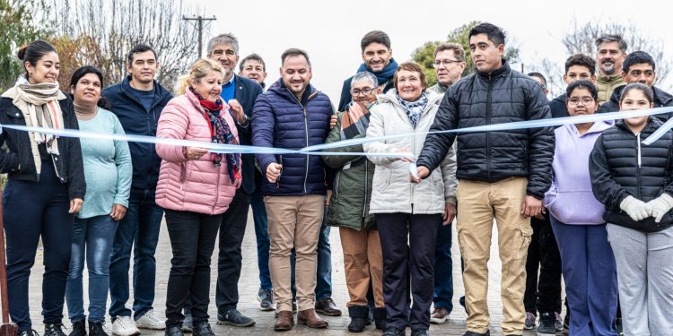 Pullaro: “Este Gobierno maneja los recursos de manera austera, eficiente y honesta, bajó costos y por eso hace obras en toda la provincia”.