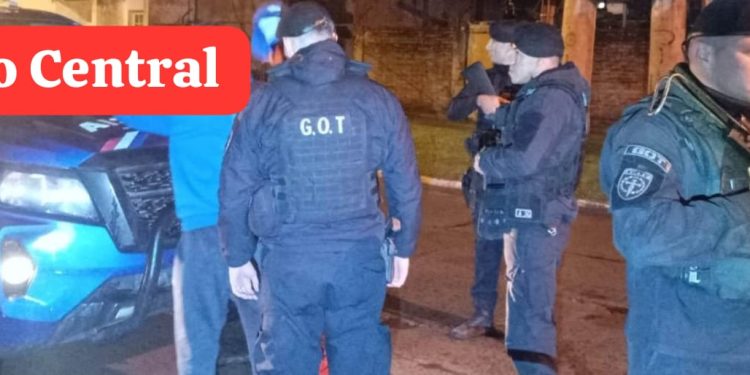 Operativo de saturación en Las Toscas: varios aprehendidos y elementos secuestrados.