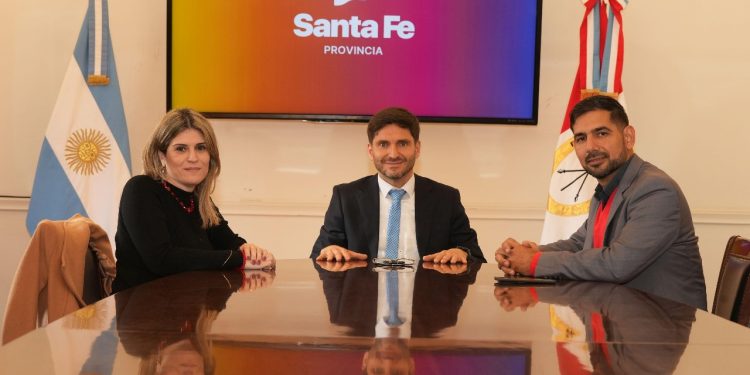 El Gobernador Pullaro expresó un compromiso firme con el futuro de Las Toscas.