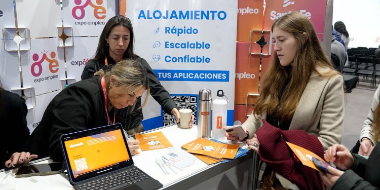Segunda Expo Empleo en Rosario: más de 7.500 personas participaron de la feria que conecta talentos con oportunidades laborales.
