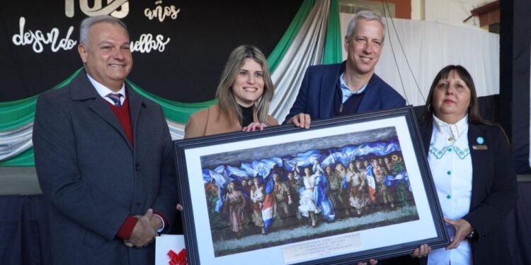 La Diputada Mancini acompañó los festejos por los 100 años de la Escuela N° 469.