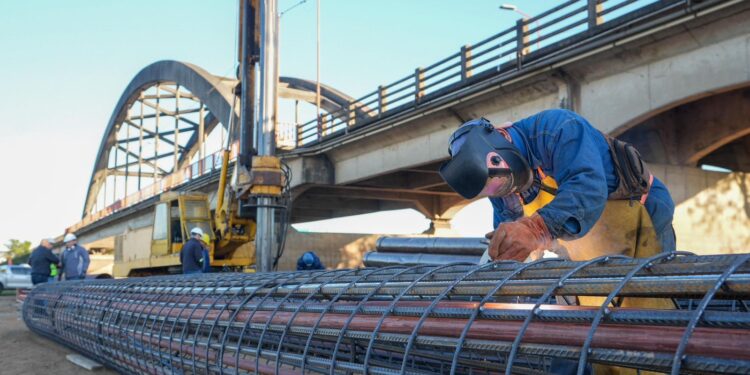 Pullaro: “Estamos haciendo obras históricas porque Santa Fe no se achica cuando nos dicen que no se puede”.