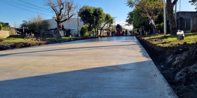 VILLA OCAMPO : SE REPAVIMENTÓ UNA CUADRA DE LA CALLE ALBERDI (BARRIO NORTE).