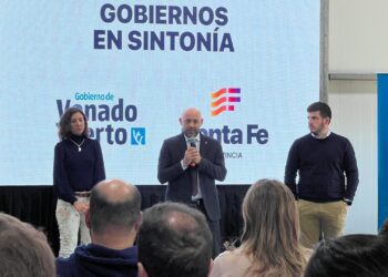 Puccini: “Exportando por nuestros puertos y aeropuertos, las empresas van a ganar competitividad, tiempo y baja de costos”.