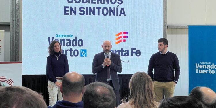 Puccini: “Exportando por nuestros puertos y aeropuertos, las empresas van a ganar competitividad, tiempo y baja de costos”.