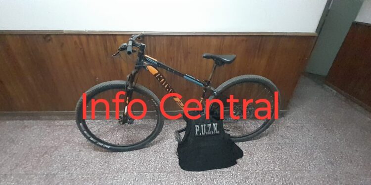 LAS TOSCAS: APREHENDIDO CON BICICLETA ROBADA.